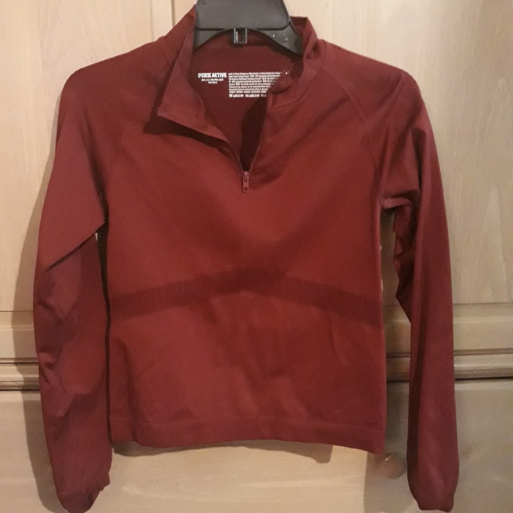 PINK Active. Size M. Maroon